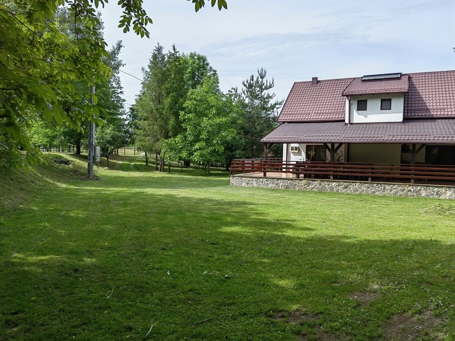 Cabană de închiriat în sat turistic Dejani, jud. Brașov