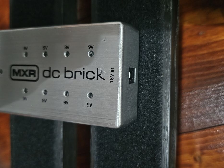 Sursa pedale MXR DC BRICK