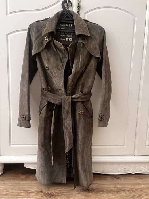 плащ цвета хаки