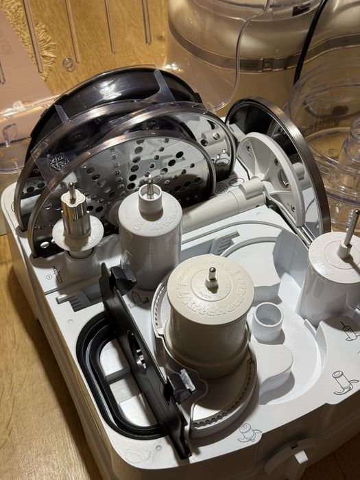 KitchenAid Artisan 5KFP1644EAC 4L crem – ca nou, toate accesoriile