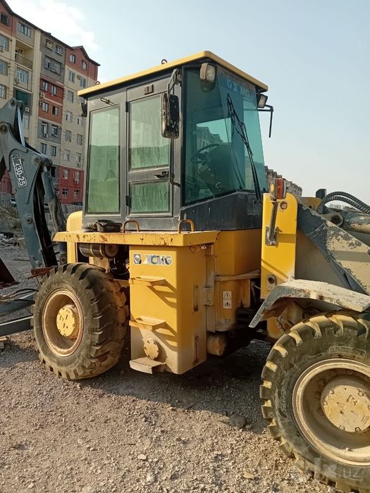 Продается эксковатор пгорузчик WZ 30 25