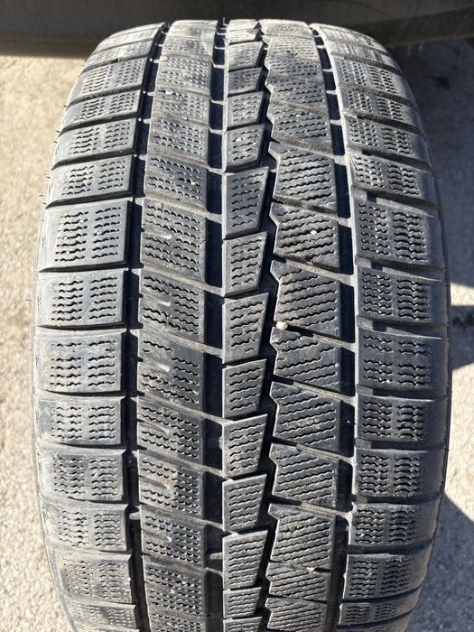 Всесезонна гума 18 цола 245/40