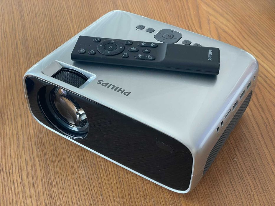 Проектор Philips Neo Pix Ultra 2 като нов