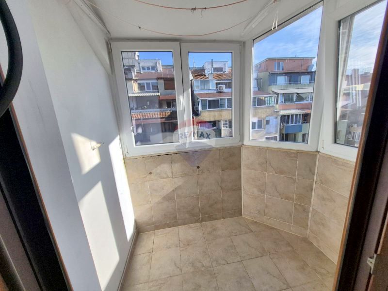 Продава се Тристаен апартамент в Варна, ХЕИ - 110 кв.м за 2682 €/кв.м - Снимка #11