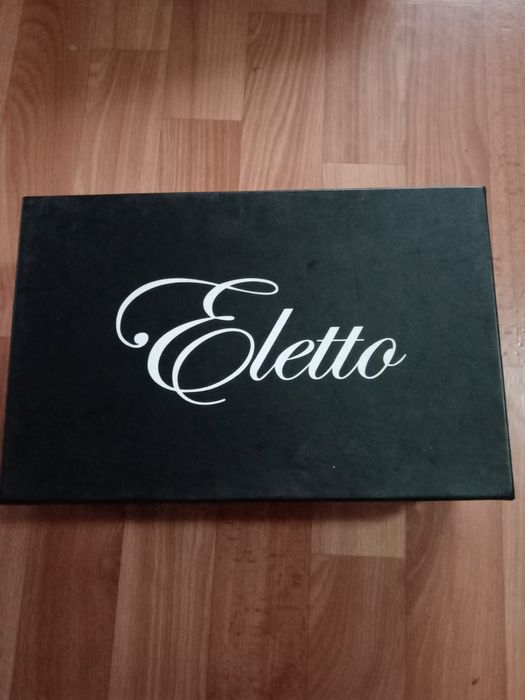 Продам женские туфли 2000 тг