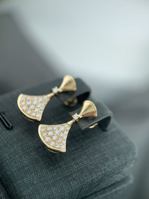 Златни обеци Bvlgari Divas’ Dream – 18K злато, Lab-Grown диаманти