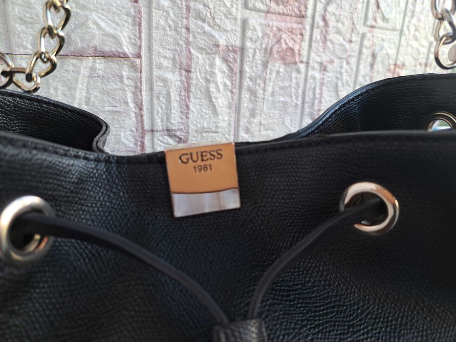 дамска чанта GUESS,черна чанта,гес