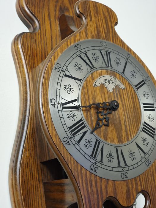 Антикватен стенен часовник а тежести Orfac,