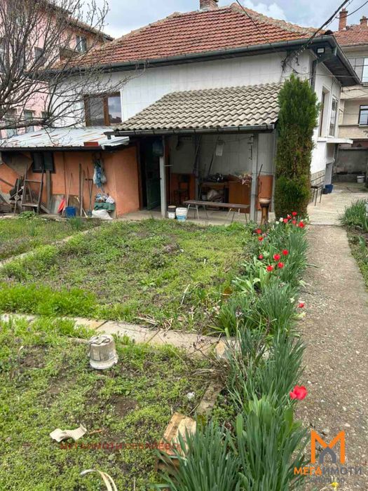 Продажба Къща гр. Севлиево - гр. Севлиево 83m² и двор 216m²