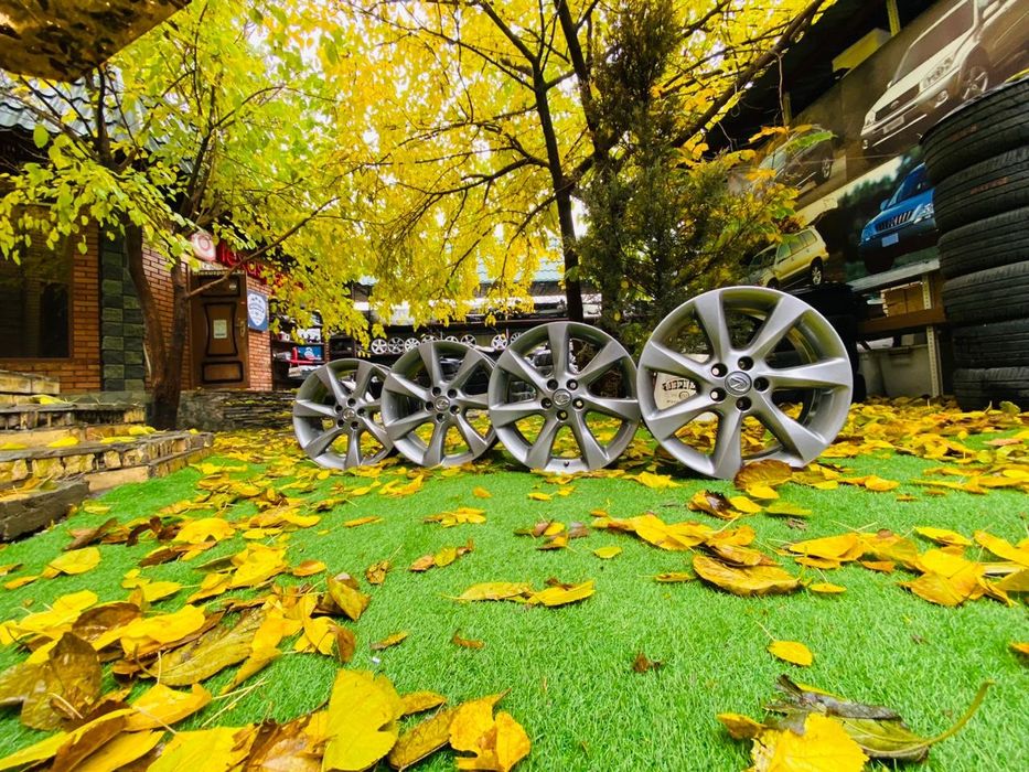 Диски  R19 ORIGINAL тойота//лексус