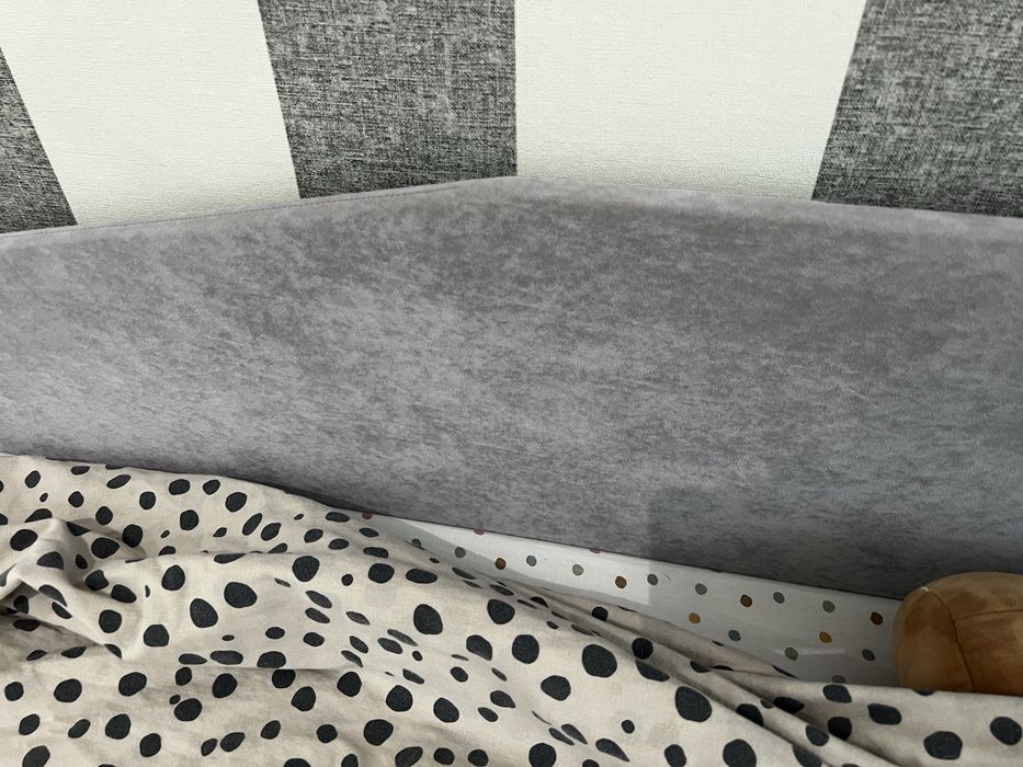 Тапицирано легло