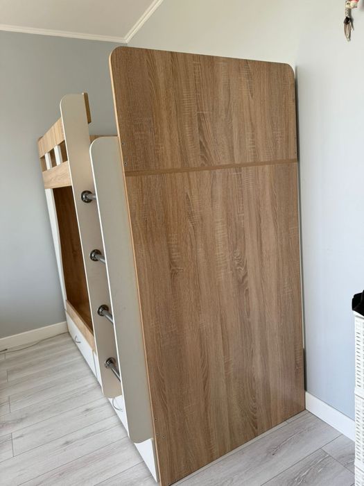 Двухярусная  кровать