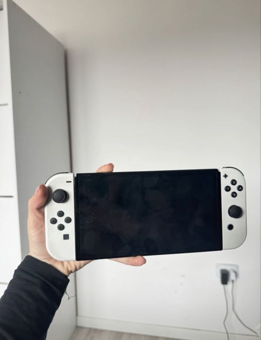 Nintendo Switch OLED alb - stare foarte buna