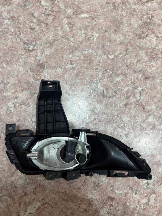 Противотуманник mazda 3. 2007г.