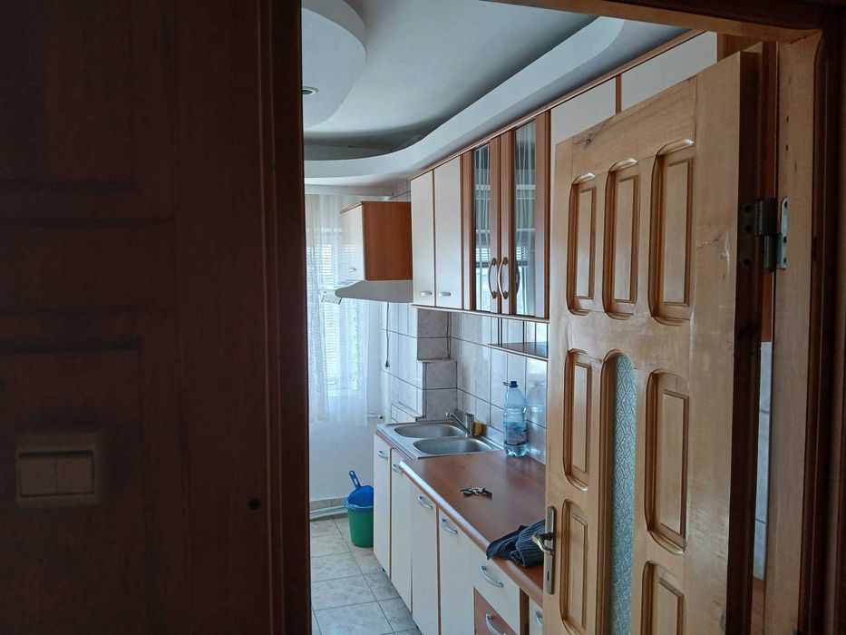 inchiriez apartament decomandat