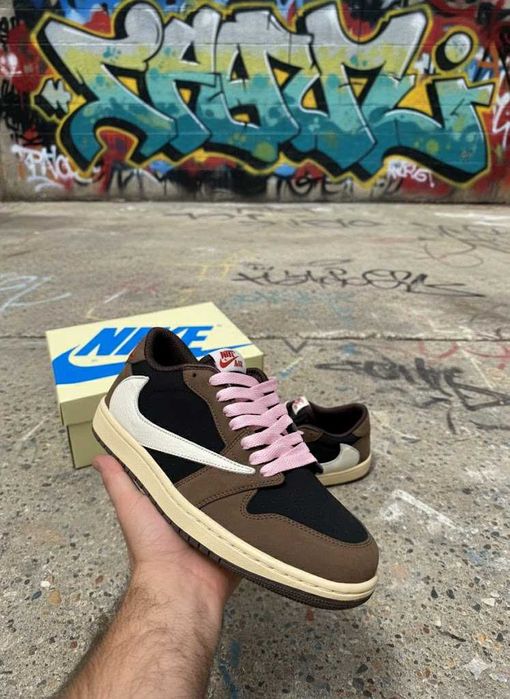 Adidasi Nike Jordan 1 Low Travis Scott - Marimi 36-45 - Produs Premium