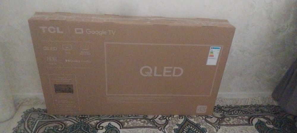 Televizor 43 TCL smart QLED sotiladi.