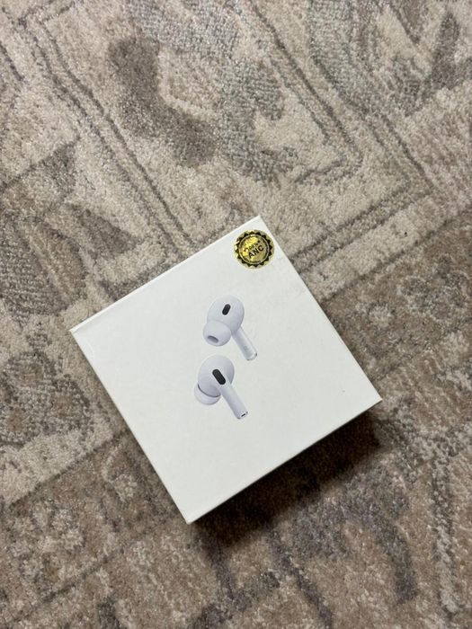 AirPods почти новые