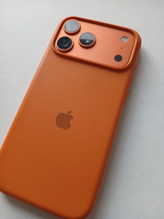 iphone 17 pro Max оранжевый