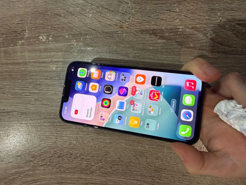 iPhone 13 добро състояние