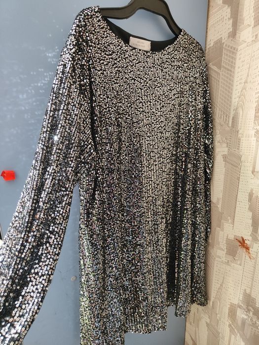 Женское вечернее платье с пайетками