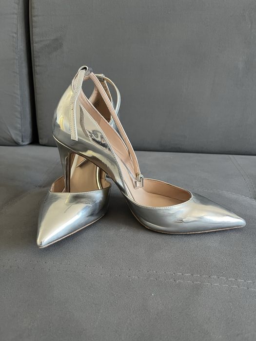 Туфли 40 р,серебистого цвета