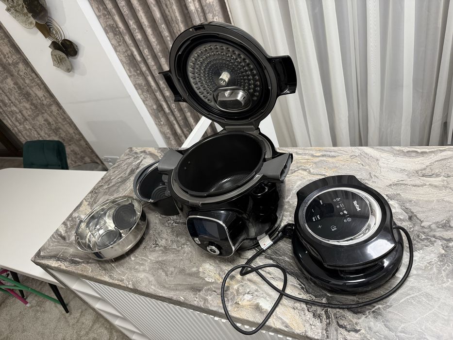 Tefal cook4me cu Extra Crisp si accesorii de copt