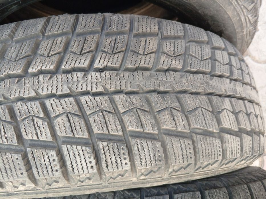 Резина зимняя 185.85 R15