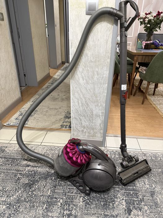 Пылесос дайсон в хорошем состоянии