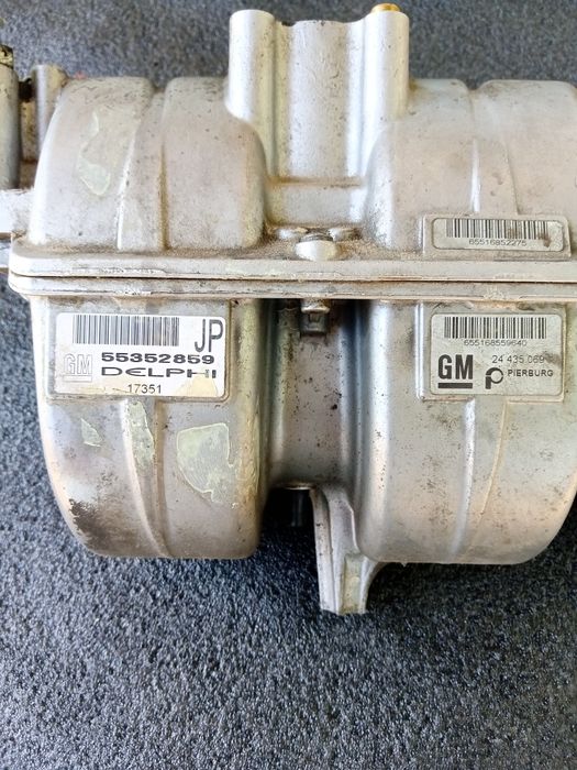 Vând galerie admisie Opel Astra h 1.6 benzina  cod  motor Z16Xep