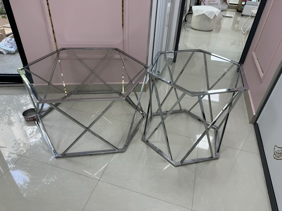 Set 2 mese decorative argintii Mobexpert cu blat din sticlă