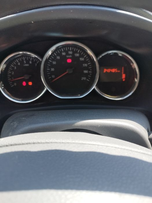 Vând Dacia Logan