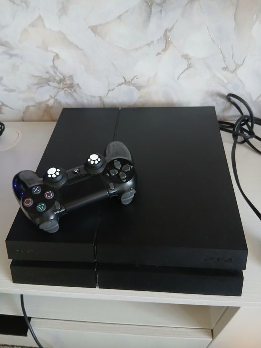 Продам Sony PlayStation 4