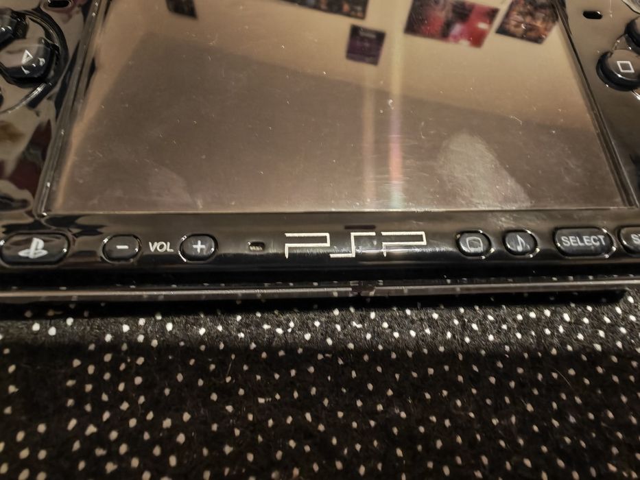 PSP 3002 с много игри