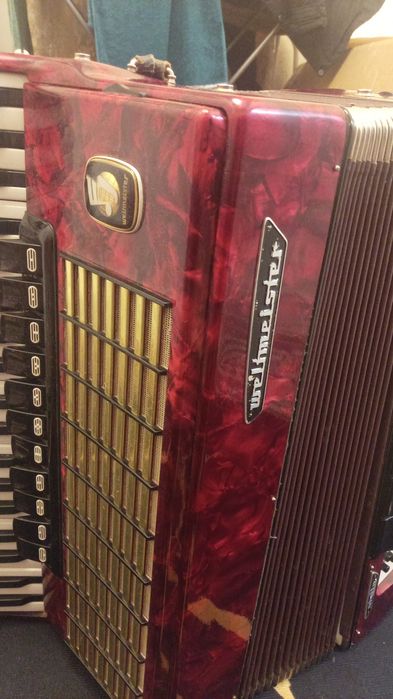 Продам аккордеон waltmaster 16 регистров