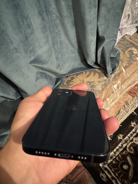 Айфон 12 продам хороший