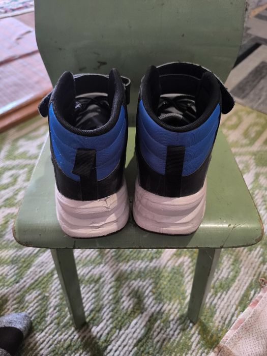 Отдам весенние ботинки