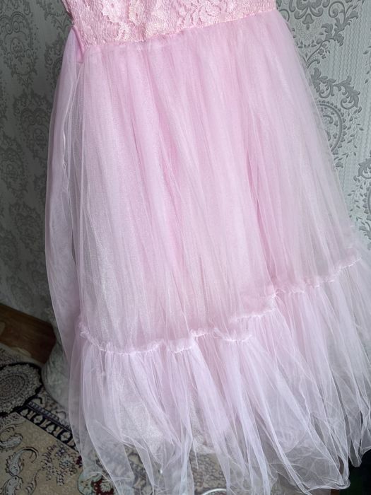 Розовое платье на рост 130-140