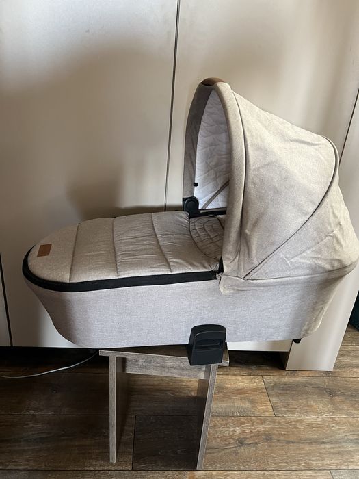 Продам коляску 2 в 1