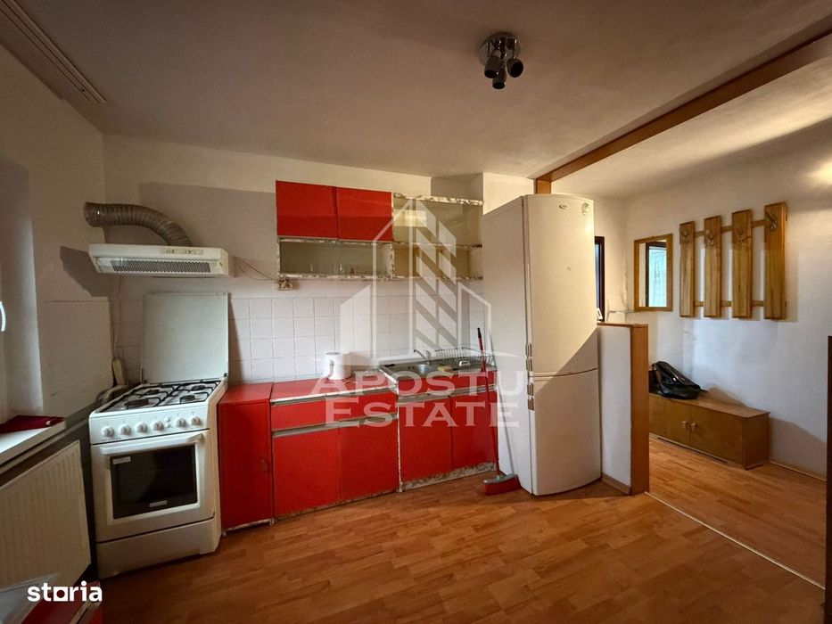 Apartament cu 2 camere, semidecomandat,centrala proprie,zona Girocului