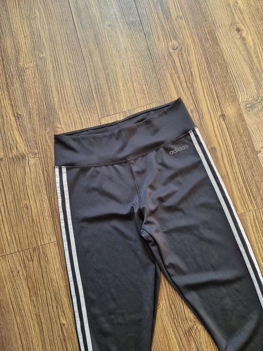 Страхотно дамско долнище клин ADIDAS
размер L, без забележки като ново