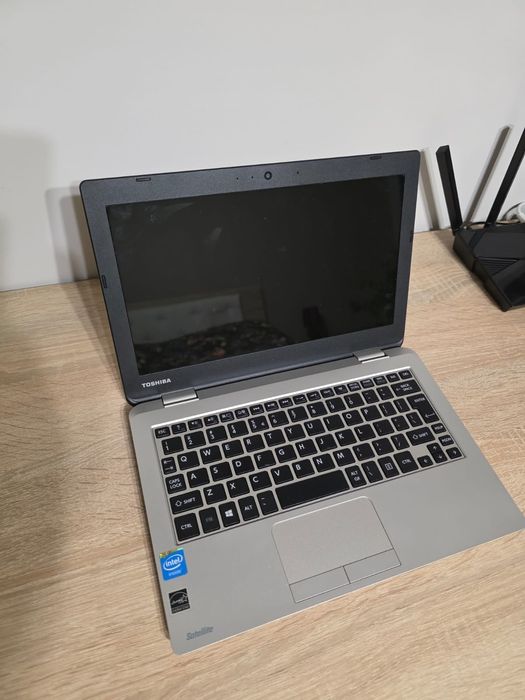 Laptop Toshiba Sateliite Gold 11.6 Inch Ca Nou
