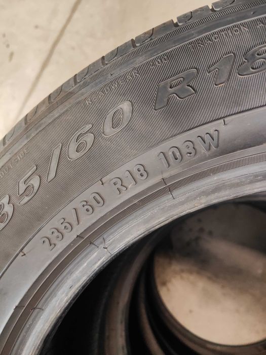 2бр. летни гуми 235/60/18 Pirelli