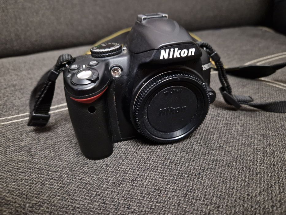 Aparata foto Nikon D3000