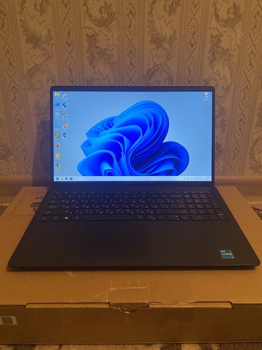 Ноутбук Dell Vostro 3520