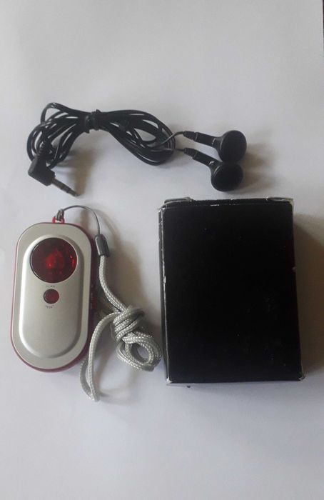 малко радио със слушалки и връзка за носене на врат внос от Дания