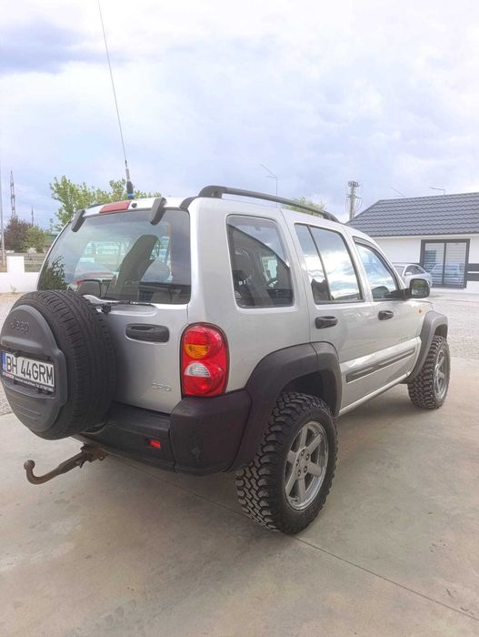 Vand Jeep Cherokee KJ / Motor 2.8 4x4 / Automata