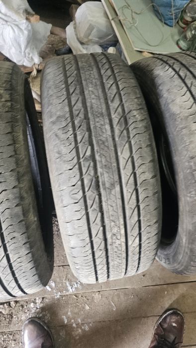 Продам летние шины BRIDGESTONE 235/55/19