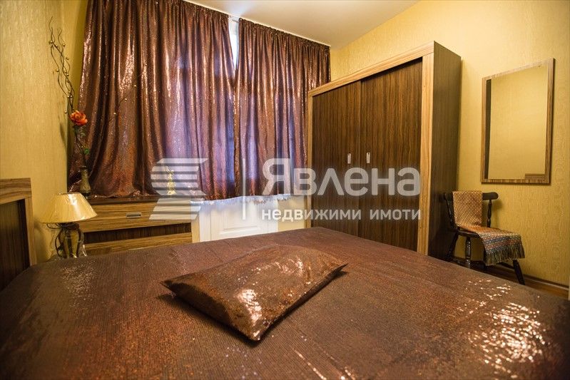 Дава се под наем Етаж от къща в Варна, Център - 190 кв.м за 1050 € - Снимка #6