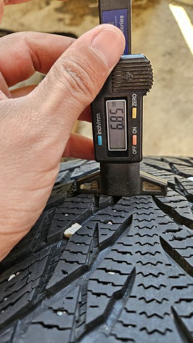 2бр гуми 235 45 18 дот 21 нокиан